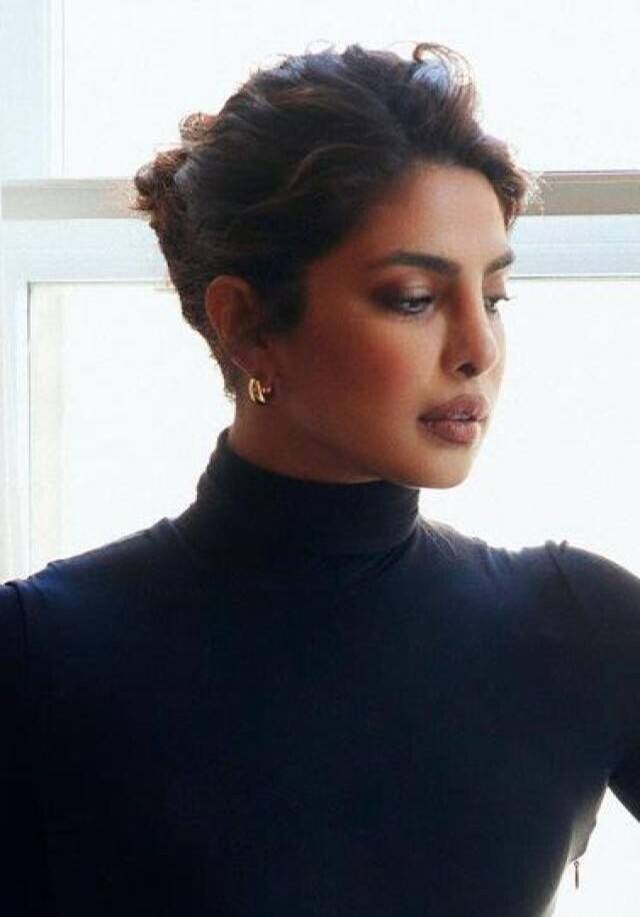 प्रियंका ने बताया था कि, “ एक बार मैंने अभिषेक का फोन चुरा लिया और उससे रानी मुखर्जी को एक मैसेज भेज दिया जिसमें लिखा था, 'मुझे तुम्हारी याद आती है, तुम कहां हो?