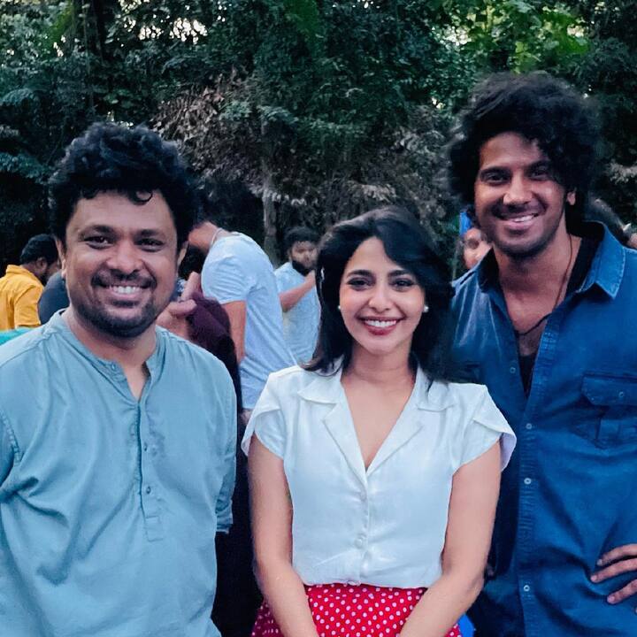 இதில் துல்கருக்கு ஜோடியாக ஐஸ்வர்யா லக்ஷ்மி நடித்துள்ளார் மற்றும் சாந்தி கிருஷ்ணா ,கோகுல் சுரேஷ் ஆகிய நடிகர்களும் இப்படத்தில் நடித்துள்ளனர்