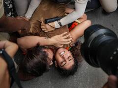 पुलिस पर गंभीर आरोप, FIR में दावा- पहलवानों ने की दंगे भड़काने की कोशिश... जानें बीते 24 घंटे में जंतर मंतर पर क्या हुआ