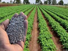 शेतकऱ्यांनो चिंता करू नका, खते आणि बियाणे मुबलक प्रमाणात उपलब्ध; प्रशासनाची बैठक पार पडली