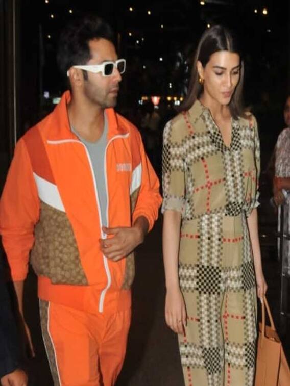 Varun Dhawan And Kriti Sanon Snapped Together At The Airport