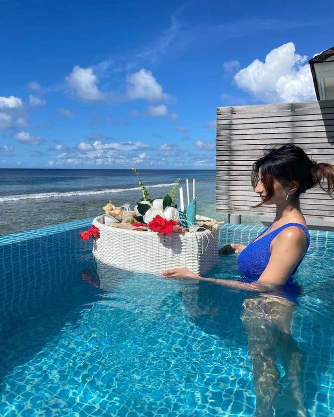 Palak Tiwari Raises The Heat In A Blue Bikini In PICS From Maldives  Vacation | PICS
