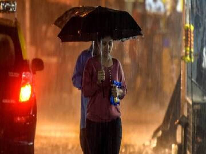 According to the Meteorological Department, rains will continue in Tamil Nadu for the next 4 days due to the low atmospheric circulation and heat wave prevailing over Tamil Nadu. TN Rain Alert: அடுத்த 4 நாட்களுக்கு தமிழ்நாட்டில் மழைக்கு வாய்ப்பு..! மீனவர்களுக்கு எச்சரிக்கை..! இதோ வானிலை அப்டேட்..