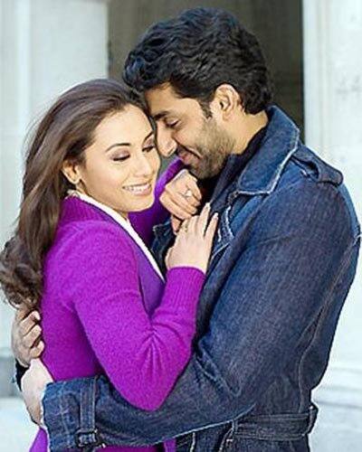 बता दें कि रानी और अभिषेक के अफेयर के साथ ये खबरें भी सामने आई थीं कि बहुत जल्द ये कपल शादी के बंधन में भी बंधने वाला है. लेकिन फिर अचानक ही इनका रिश्ता टूट गया और अभिषेक बच्चन ने ऐश्वर्या राय से शादी कर ली.