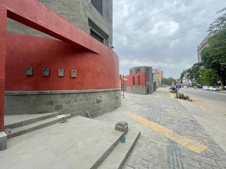 पुण्यातील मेट्रो मार्गाचं काम पूर्ण व्हायला अजूनही बराच काळ आहे. पण शिवाजीनगर मेट्रो स्थानकाची वैशिष्ट्यं लक्षात घेता ते पुणेकर आणि पर्यटकांसाठी नक्कीच आकर्षणाचा केंद्रबिंदू ठरणार आहे.