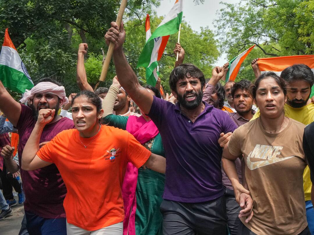 Wrestlers Protest Bajrang Punia Reacts To Ex IPS Will Be Shot Post WFI Chief Brij Bhushan Singh 'Tell Us Where To Come, Will Take Bullet In Chest': Bajrang Punia Reacts To Ex-IPS Officer's 'Will Be Shot' Post