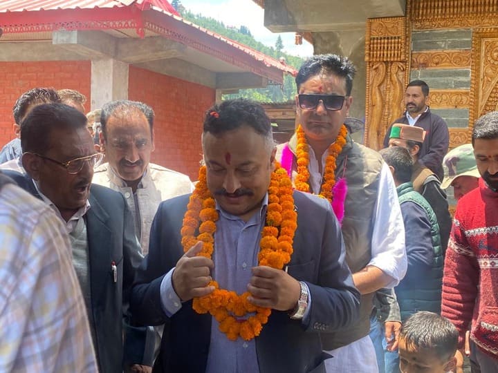 Himachal Pradesh: शिक्षा मंत्री रोहित ठाकुर का बयान- डिनोटिफाई किए स्कूलों की होगी समीक्षा Himachal Pradesh denotified schools education minister Rhoit Thakur statement on it ann Himachal Pradesh: शिक्षा मंत्री रोहित ठाकुर का बयान- डिनोटिफाई किए स्कूलों की होगी समीक्षा