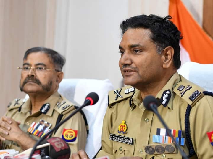 UP New DGP: आरके विश्वकर्मा का बढ़ेगा कार्यकाल या यूपी पुलिस को मिलेगा नया बॉस? डीजीपी को लेकर अटकलों का दौर शुरू UP New DGP Race Name IPS Mukul Goyal Anand Kumar and DS Chauhan After RK Vishwakarma retirement ANN UP New DGP: आरके विश्वकर्मा का बढ़ेगा कार्यकाल या यूपी पुलिस को मिलेगा नया बॉस? डीजीपी को लेकर अटकलों का दौर शुरू