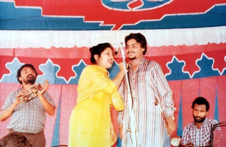 एक वक्त था जब पंजाबी इंडस्ट्री पर अमर सिंह चमकीला के नाम का सिक्का चलता था. अमर ने 20 साल की उम्र में पंजाब पर राज किया था. वो इंडस्ट्री के ऐसे पहले सुपरस्टार सिंगर थे. जिनका हर शो अनाउंस होते ही हाउसफुल हो जाया करता था. लेकिन आपको जानकर हैरानी होगी किए सिर्फ 27 साल की उम्र में ही सिंगर को उनकी पत्नी के साथ गोलियों से भून दिया गया था.  आइए जानते हैं इस दिवंगत सुपरस्टार की पूरी कहानी...