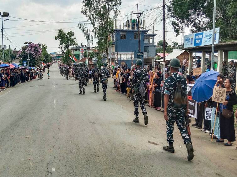 manipur violence curfew relaxed for twelve hours in valley know the latest situation Manipur Violence: मणिपुर की इन जगहों पर 12 घंटे के लिए कर्फ्यू में ढील, जानिए अब कैसी है स्थिति?
