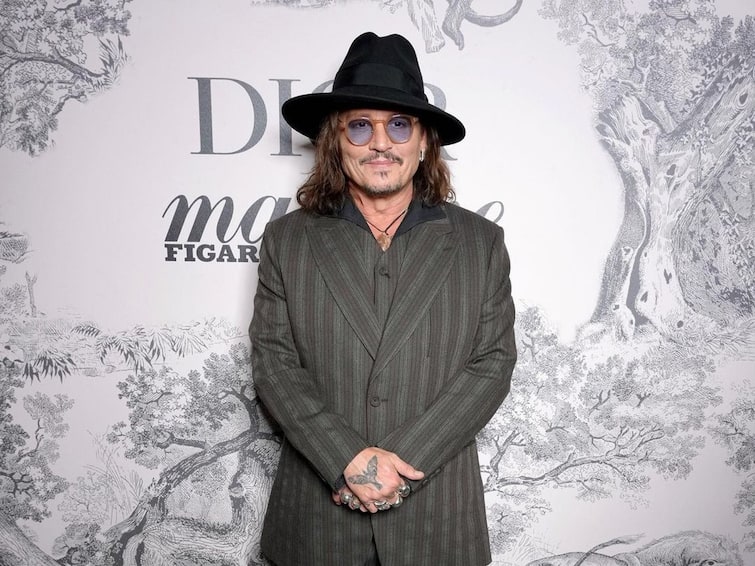 Johnny Depp Cancels His Band The Hollywood Vampires Tour Following Ankle Injury Johnny Depp Cancels His Band Tour Following Ankle Injury