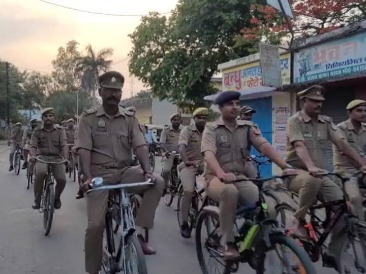 Mission Life Campaign Ghazipur police jawans and officials run cycle to spread awareness ANN UP News: गाजीपुर में सड़कों पर एक साथ उतरे पुलिस के अधिकारी और जवान, साइकिल चलाकर दिया इको फ्रेंडली होने का संदेश