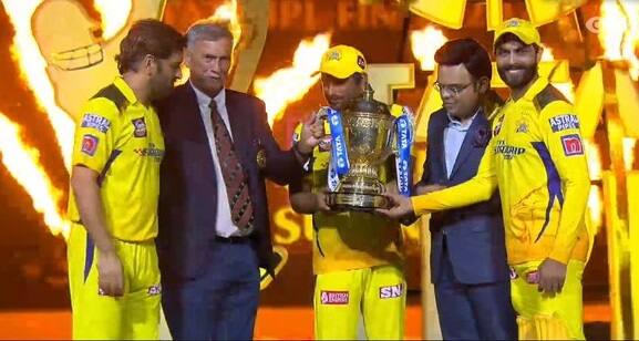 IPL Final 2023: why ms dhoni not take in hand ipl 2023 trophy after win against gt in final match IPL ચેમ્પીયન બન્યા બાદ પણ ધોનીએ કેમ હાથમાં ના લીધી ટ્રૉફી, જાણો કારણ