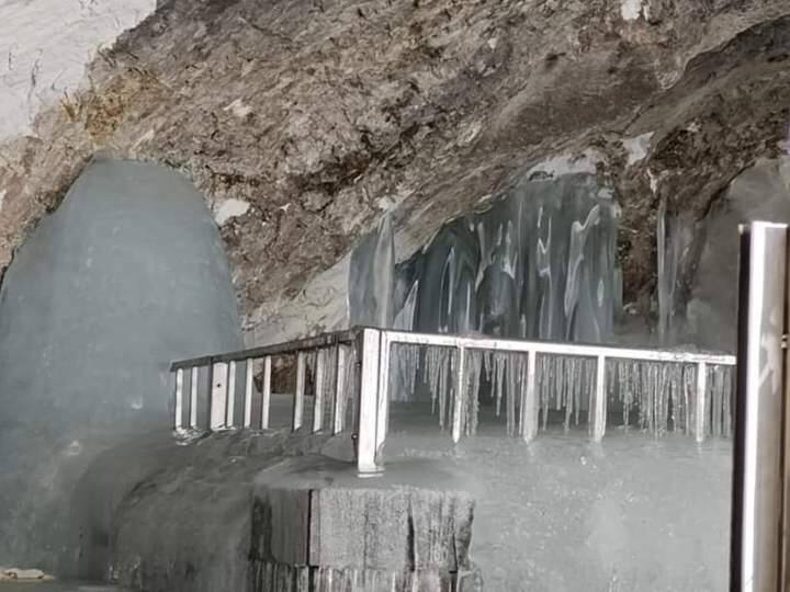 अमरनाथ यात्रा 2023 में आवेदन करने के लिए उम्र निर्धारित है, जिसमें भक्तों की उम्र 13 साल से 75 साल के बीच होनी चाहिए. इसके साथ ही अगर कोई महिला 6 महीने से ज्यादा की गर्भवती है तो वह इस यात्रा में नहीं जा सकती है.