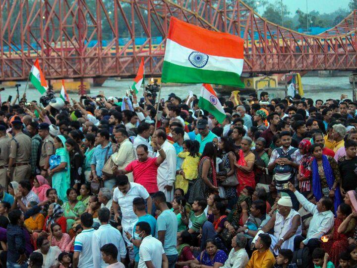 कई अन्य खाप नेताओं और पंजाब के मुख्यमंत्री भगवंत मान ने भी पहलवानों का समर्थन किया लेकिन उनसे संयम बरतने की अपील की. खाप नेता बलवंत नंबरदार ने कहा ,‘‘ पहलवान कह रहे हैं कि वे अपने पदक गंगा में बहा देंगे. हम उनसे अनुरोध करते हें कि ये पदक उनके परिवार के बलिदानों, उनकी कड़ी मेहनत और समाज के सहयोग से मिले हैं.