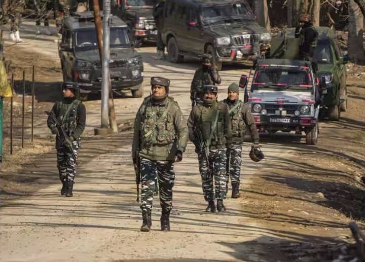 Baramulla Encounter marathi news started between terrorists and army police in uri hathlanga Baramulla Encounter: जम्मू-काश्मीरच्या बारामुल्लामध्ये सैन्य दलाला मोठं यश! एका दहशतवाद्याचा खात्मा, शोधमोहिम सुरूच