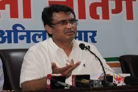 stand of Delhi Congress not clear in supporting AAP on Center ordinance issue  decision is left to party high command Center Ordinance Delhi: AAP को समर्थन देने के मुद्दे पर दिल्ली कांग्रेस का रुख साफ नहीं, आलाकमान पर छोड़ा फैसला