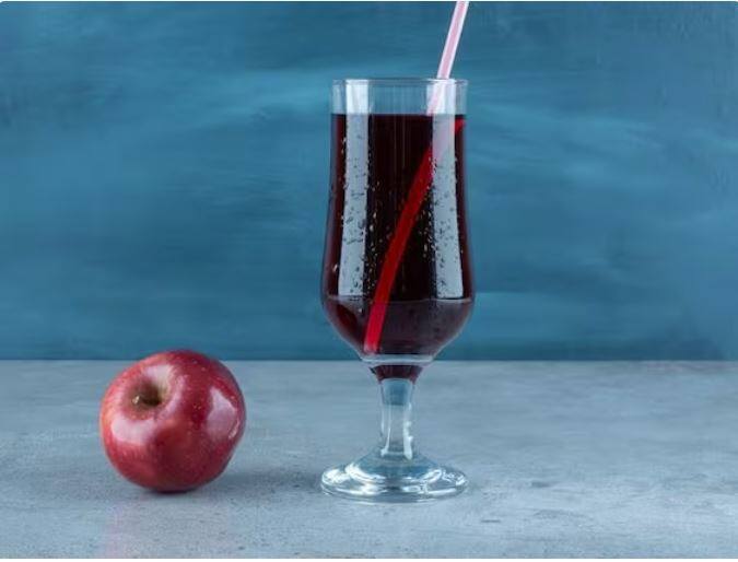 ਇਸ ਡਰਿੰਕ ਨੂੰ ਬਣਾਉਣ ਲਈ ਤਾਜ਼ੇ ਅੰਗੂਰ ਦਾ ਰਸ ਕੱਢੋ ਅਤੇ ਅੰਗੂਰ ਦੇ ਕੁਝ ਟੁਕੜੇ ਗਾਰਨਿਸ਼ਿੰਗ ਲਈ ਰੱਖੋ।