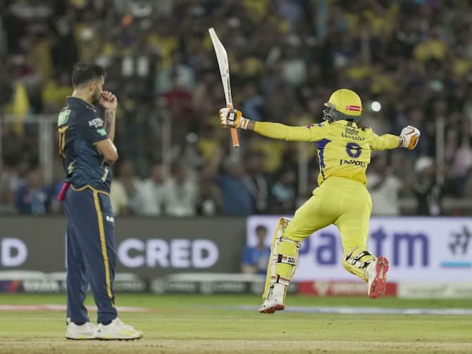 WATCH: Ravindra Jadeja Scores 10 Off Final Two Balls To Secure Thrilling Win  For CSK In IPL 2023 Final