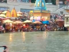 Ganga Dussehra: प्रयागराज से हरिद्वार तक गंगा दशहरा पर स्नान के लिए श्रद्धालुओं का लगा तांता, देखे तस्वीरें