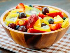 ਨਮਕ ਛਿੜਕ ਕੇ ਕਦੇ ਵੀ ਨਾ ਖਾਓ ਫਲ, ਨਹੀਂ ਤਾਂ ਹੋ ਜਾਣਗੀਆਂ ਇਹ ਬਿਮਾਰੀਆਂ