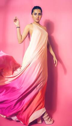 Tejasswi Prakash : छोटा पडदा गाजवणाऱ्या तेजस्वी प्रकाशच्या कमाईबद्दल जाणून घ्या...