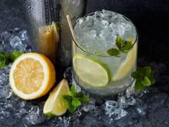 Berry Orange Soda Recipe: बरसात में इंफेक्शन से बचना है, तो घर पर बनाएं Strawberry और नींबू से बना ये चटपटा ड्रिंक