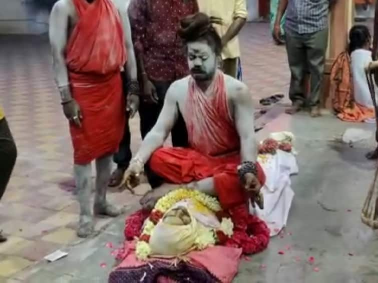 Agori who performed pooja sitting on the dead body in crematorium மின்மயானத்தில் சடலத்தின் மீது அமர்ந்து பூஜை செய்த அகோரி - கோவையில் நடுநடுங்க வைத்த சம்பவம்..!