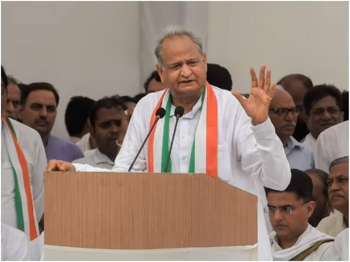 CM Gehlot's big announcement of free electricity up to 100 units Rajasthan News: વિધાનસભા ચૂંટણી પહેલા અશોક ગેહલોતે ખેલ્યો મોટો દાવ! એવી જાહેરાત કરી કે વિરોધીઓ જોતા જ રહી ગયા