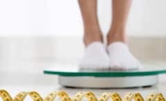 Weight Checking: ইচ্ছে হলেই দাঁড়িয়ে পড়া নয়, কখন, কতদিন অন্তর ওজন মাপবেন, আগে তা জেনে রাখা উচিত