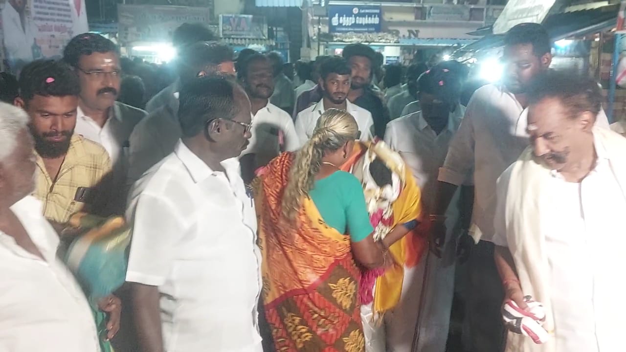 Tiruvarur: லண்டன் மாநகர தேர்தலில் வெற்றி பெற்ற வெற்றியழகனுக்கு சொந்த ஊரில் உற்சாக வரவேற்பு