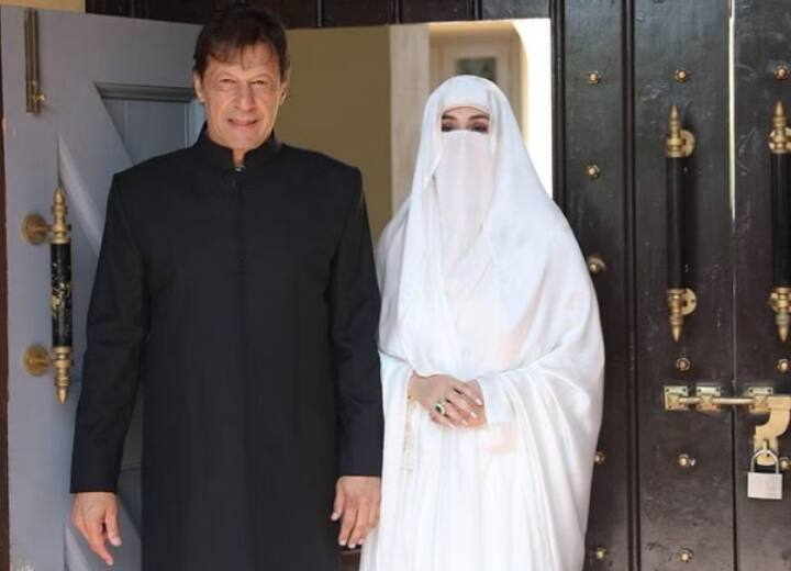 This girl wants to divorce Bushra Bibi and become Imran Khan’s fourth wife, openly declares love