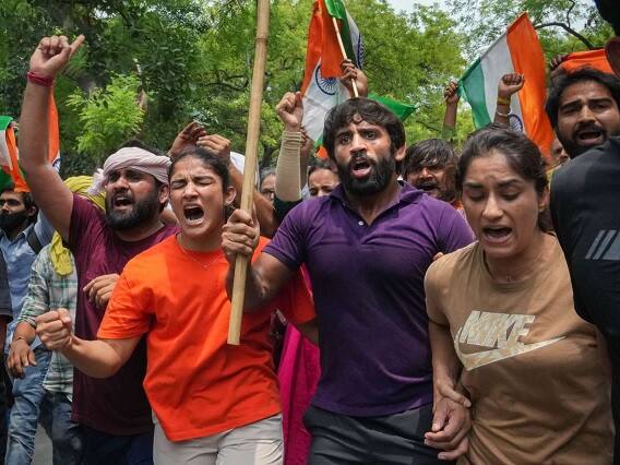 Wrestlers Issue: மல்யுத்த வீரர்கள் போராட்டம்.. மத்திய அரசுக்கு எச்சரிக்கை.. களத்தில் குதித்த உலக மல்யுத்த கூட்டமைப்பு