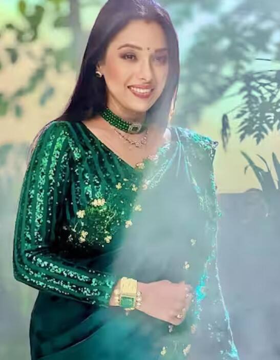 ਸਿਹਤਮੰਦ ਚਮੜੀ ਲਈ ਚੰਗੀ ਅਤੇ ਆਰਾਮਦਾਇਕ ਨੀਂਦ ਸਭ ਤੋਂ ਮਹੱਤਵਪੂਰਨ ਚੀਜ਼ ਹੈ। ਰੂਪਾਲੀ 7-8 ਘੰਟੇ ਦੀ ਨੀਂਦ ਲੈਂਦੀ ਹੈ। ਨਾਲ ਹੀ, ਉਹ ਨਿਯਮਤ ਕਸਰਤ ਵੀ ਕਰਦੀ ਹੈ। ਇਸ ਨਾਲ ਅਦਾਕਾਰਾ ਚੰਗਾ ਮਹਿਸੂਸ ਕਰਦੀ ਹੈ।