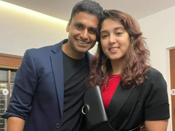 कुछ समय पहले ही इरा ने अपने बॉयफ्रेंड नुपुर शिखरे से सगाई की है. वे अक्सर उनके साथ अपनी फोटोज शेयर करती हैं. दोनों एक साथ काफी टाइम स्पेंड करते हैं.