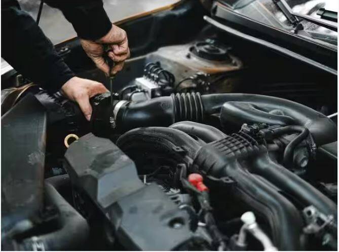 car servicing useful tips for aftermarket car servicing car care tips Car Servicing:  ਬਾਜ਼ਾਰ 'ਚ ਕਾਰ ਸਰਵਿਸ ਕਰਵਾਉਂਦੇ ਸਮੇਂ ਇਨ੍ਹਾਂ ਗੱਲਾਂ ਦਾ ਰੱਖੋ ਧਿਆਨ, ਨਹੀਂ ਤਾਂ ਹੋ ਜਾਏਗਾ ਨੁਕਸਾਨ