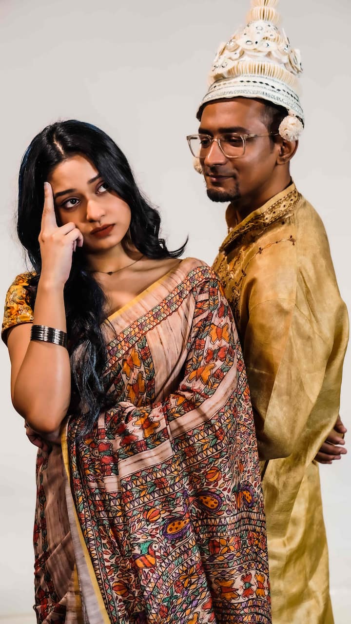 সবশেষে পাকা দেখা ঠিক হল সূর্য আর হিয়ার। কিন্তু হিয়ার বিন্দুমাত্র ইচ্ছে নেই এই বিয়েটা করার। ওদিকে শাওন চেষ্টায় আছে কীভাবে ভাঙা যায় বিয়েটা।