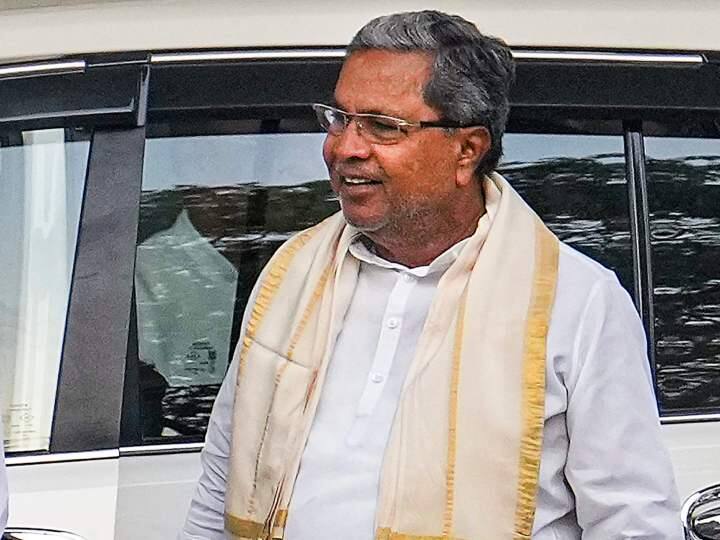 Karnataka Siddaramaiah government increased dearness allowance of its employees from 31 to 35 percent Karnataka News: कर्नाटक में सिद्धारमैया सरकार ने दिया कर्मचारियों को तोहफा, बढ़ाया 4 प्रतिशत महंगाई भत्ता