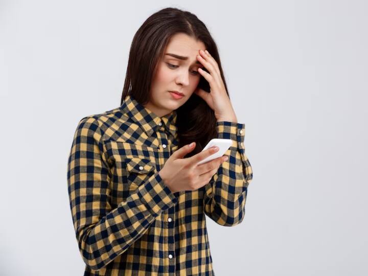 एक्सपर्ट्स का कहना है कि फोन को एक वीक में कम से कम तीन बार रीस्टार्ट करना बेहद जरूरी है. इसके अतिरिक्त एंड्रॉयड फोन की एक बड़ी कंपनी सैमसंग (samsung) अपने Galaxy phone को रोज रीस्टार्ट करने की सलाह देती है.