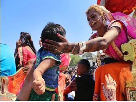 ਕਿੰਨਰਾਂ ਤੋਂ ਮਿਲ ਜਾਵੇ ਇਹ ਇੱਕ ਚੀਜ਼ ਤਾਂ ਸੋਨੇ ਵਾਂਗ ਚਮਕੇਗੀ ਤੁਹਾਡੀ ਕਿਸਮਤ