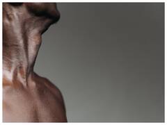 महिलाओं में भी बढ़ता है लेकिन सिर्फ पुरुषों में ही क्यों दिखता है एडम्स एप्पल?