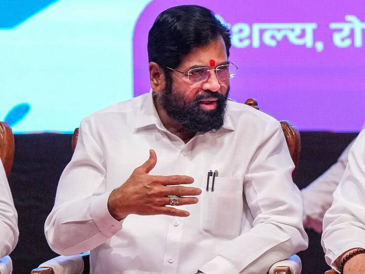 Maharashtra: महाराष्ट्र के CM एकनाथ शिंदे के परिवार को बदनाम करना शख्स को पड़ा भारी, पुलिस ने की ये कार्रवाई Eknath Shinde Family Defaming Thane police registered case against Dharmarajya Paksha Ajay Jaya Maharashtra: महाराष्ट्र के CM एकनाथ शिंदे के परिवार को बदनाम करना शख्स को पड़ा भारी, पुलिस ने की ये कार्रवाई