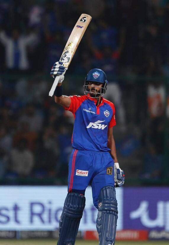 டெல்லி அணி சிறப்பான ஆட்டத்தை வெளிப்படுத்தாத நிலையிலும் அக்‌ஷார் பட்டேல் சிறந்த எகானமி உடைய பௌலர் என்ற பெயரைப் பெற்றுள்ளார்.