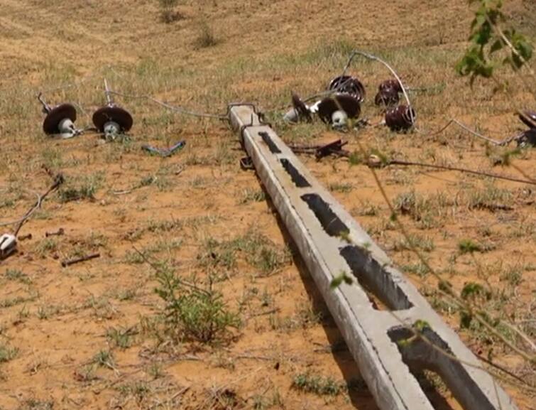 As many as 108 Power pole collapsed in Amirgadh area Gujarat Weather Update: બનાસકાંઠાના  41 ગામોમાં  કેમ છવાયો અંધારપટ,પીવાના પાણીને લઈને લોકો ત્રાહિમામ પોકારી ગયા