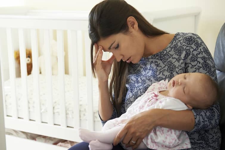 postpartum depression in women and to know its symptoms Women health: મહિલાઓને પ્રેગ્ન્સી બાદ સતાવતુ પોસ્ટપોર્ટમ ડિપ્રેશન શું છે? આ છે તેના લક્ષણો