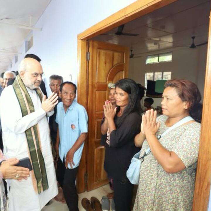 কাঙ্গপোকপির একটি ত্রাণশিবিরে পরিদর্শনে যান তিনি। সেখানে কুকি সম্প্রদায়ের মানুষের সঙ্গে কথা বলেন স্বরাষ্ট্রমন্ত্রী।