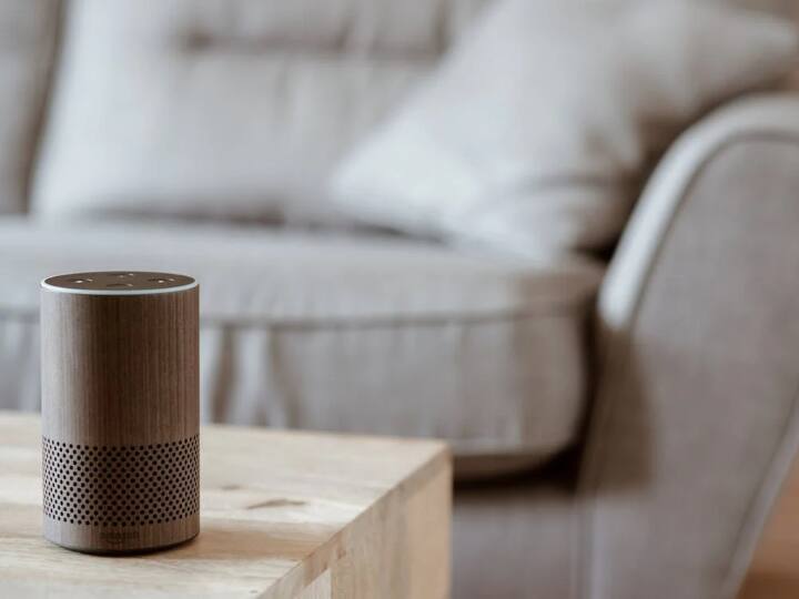 Alexa अब सेलिब्रिटी की आवाज में नहीं करेगी बात, कंपनी ने इस दिलचस्प फीचर को किया बंद Alexa can no longer talk in celebrity voice like Amitabh Bachchan know why company remove feature Alexa अब सेलिब्रिटी की आवाज में नहीं करेगी बात, कंपनी ने इस दिलचस्प फीचर को किया बंद