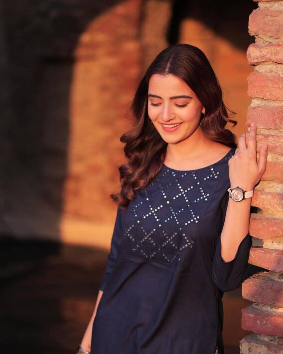 Rukshar Dhillon Photos:  రుక్సర్ థిల్లాన్ క్యూట్ పిక్స్
