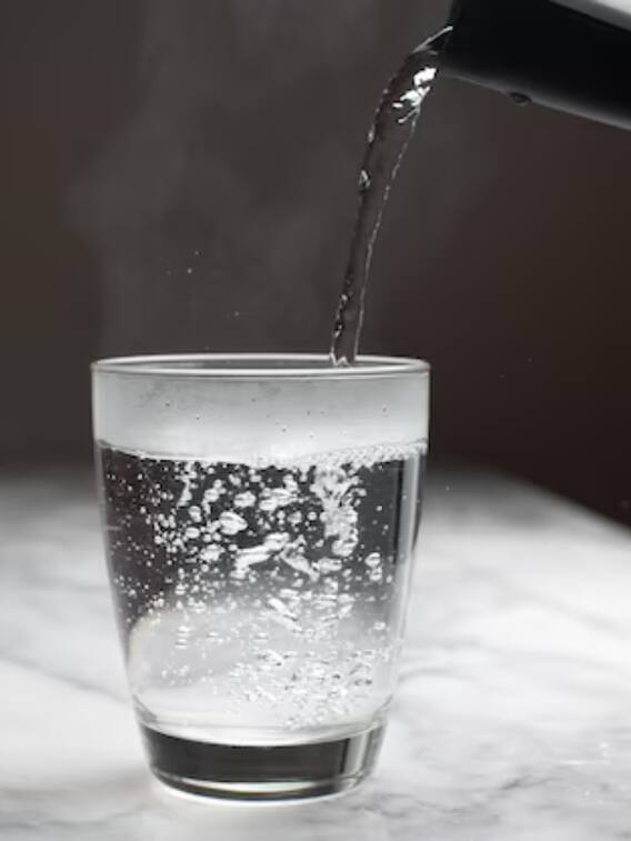 गर्म पानी पीने के हैं इतने फायदे