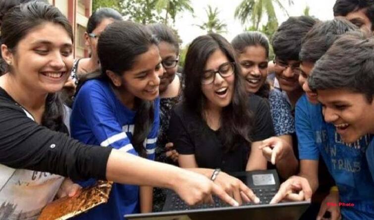 Today the result of class 12 arts and commerce   stream will be available on the website of the board 12th Result Today Live Update: ધોરણ 12નું સામાન્ય પ્રવાહનું પરિણામ 73.27%  જાહેર, વિદ્યાર્થિનીઓએ માર્યું મેદાન